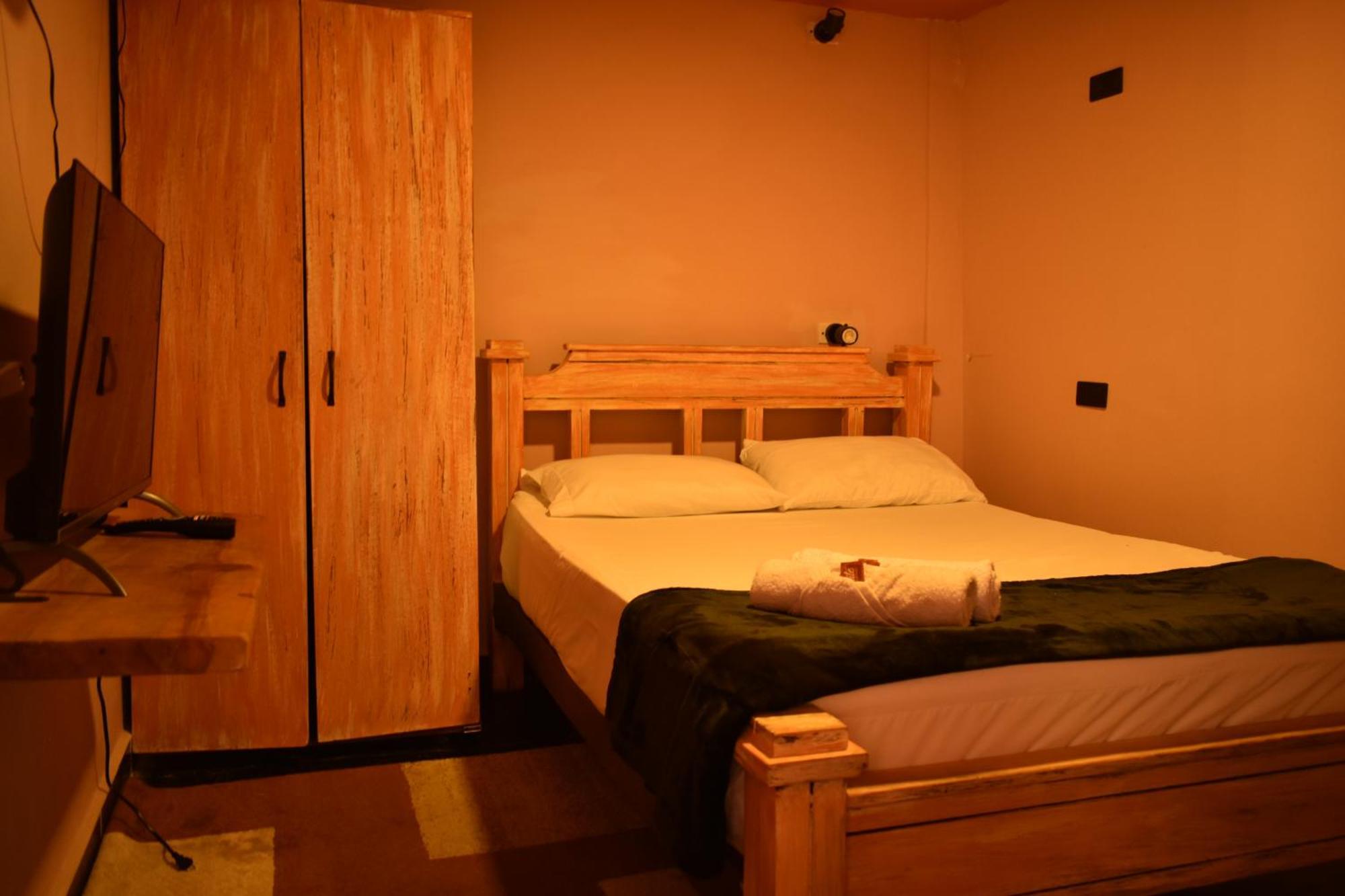 Casa Primavera Hostal Medellín Esterno foto