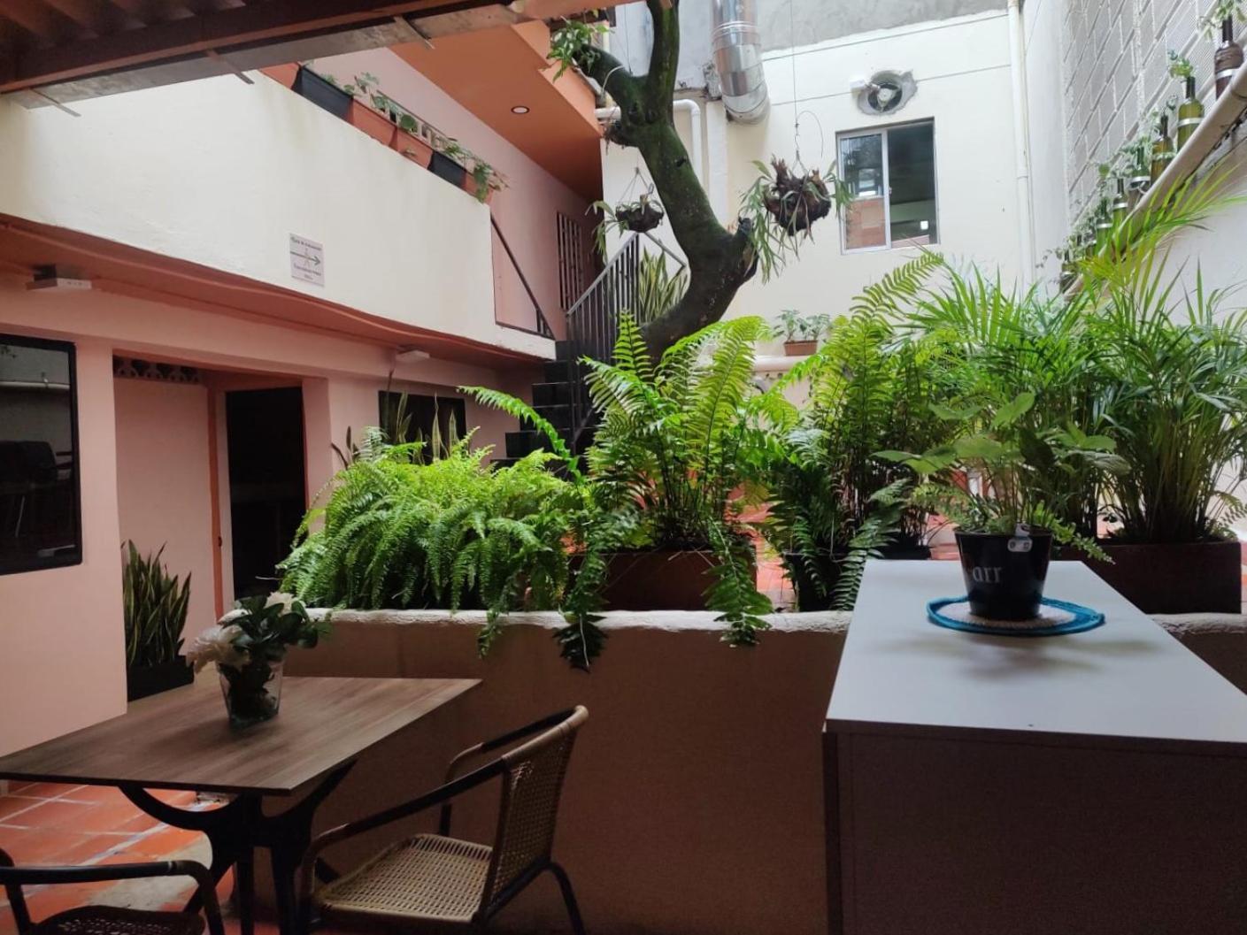 Casa Primavera Hostal Medellín Esterno foto