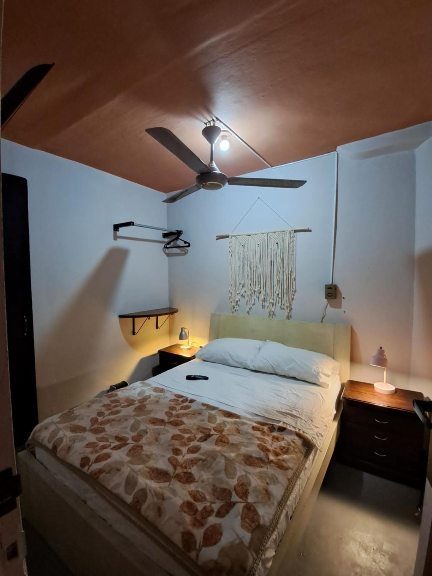 Casa Primavera Hostal Medellín Esterno foto